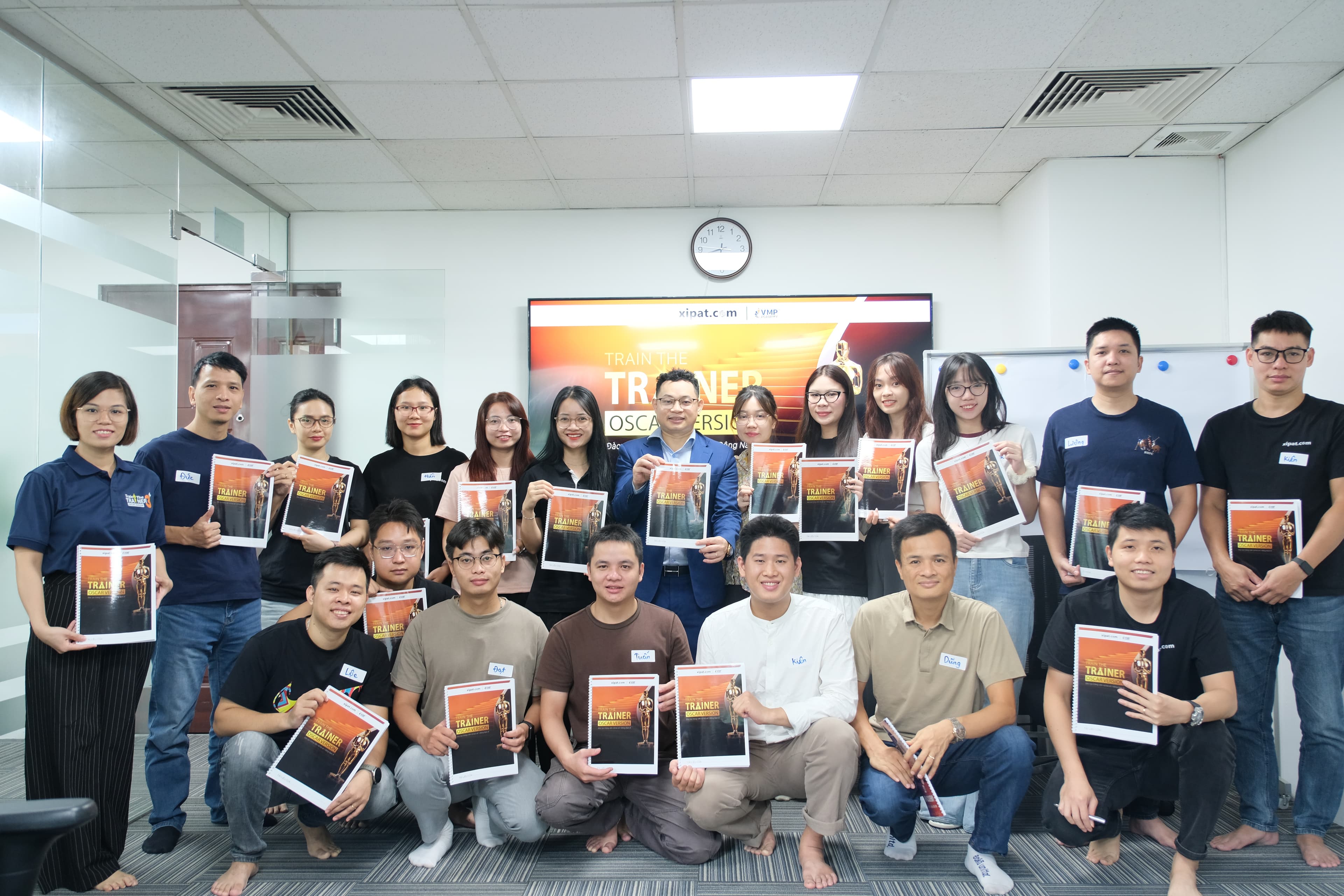 Nhân sự học hỏi, phát triển kỹ năng và cải thiện bản thân liên tục