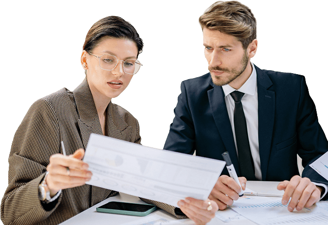 Đội ngũ Xipat đang trao đổi báo cáo